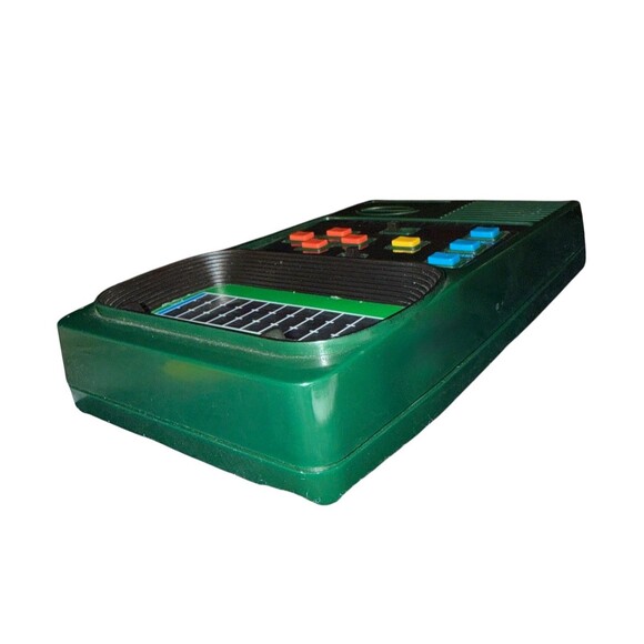 2002 Mattel - Retro Classic Football 2 Electronic Handheld Game - Tested Working - Picture 4 of 6